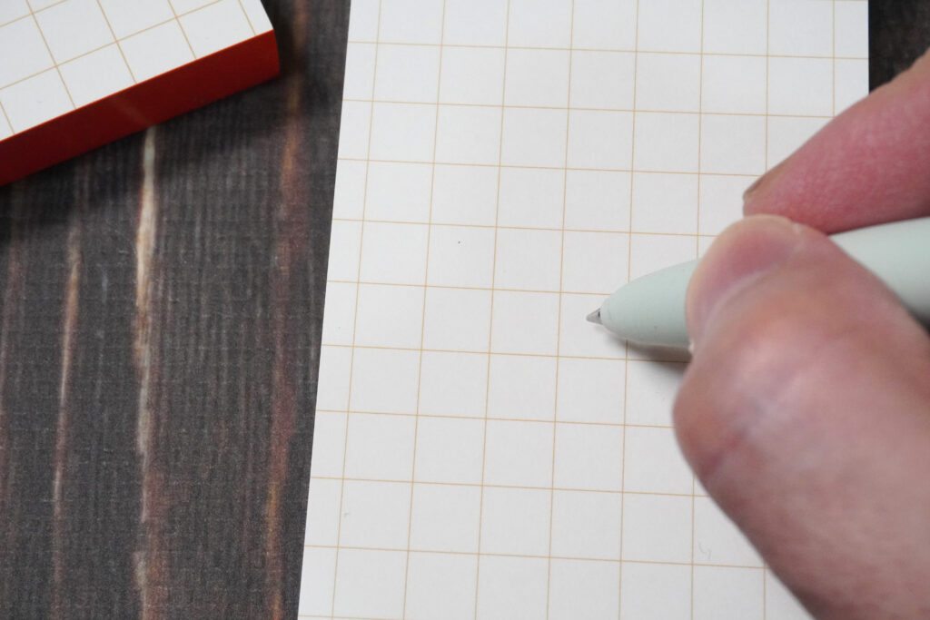 無印良品 カラーメモパッド 横罫 カラーメモパッド ドット方眼 カラーメモパッド 方眼 約64×112mm 160枚 / 各¥190(税込) 各約78×147mm 160枚 / ¥290(税込)